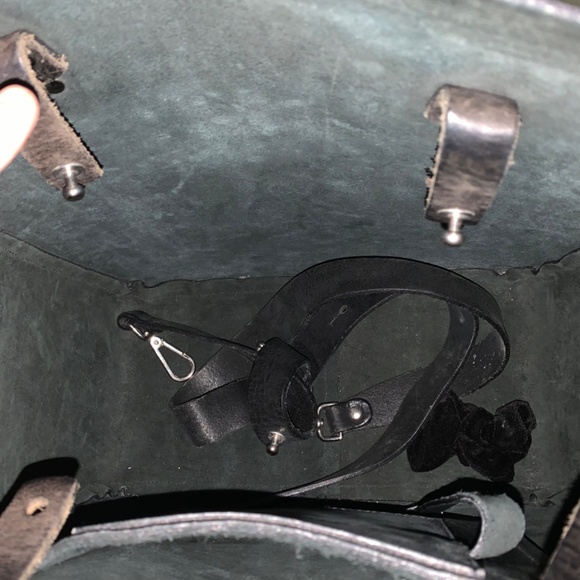 M0851 black leather tote - Picture 2 of 6